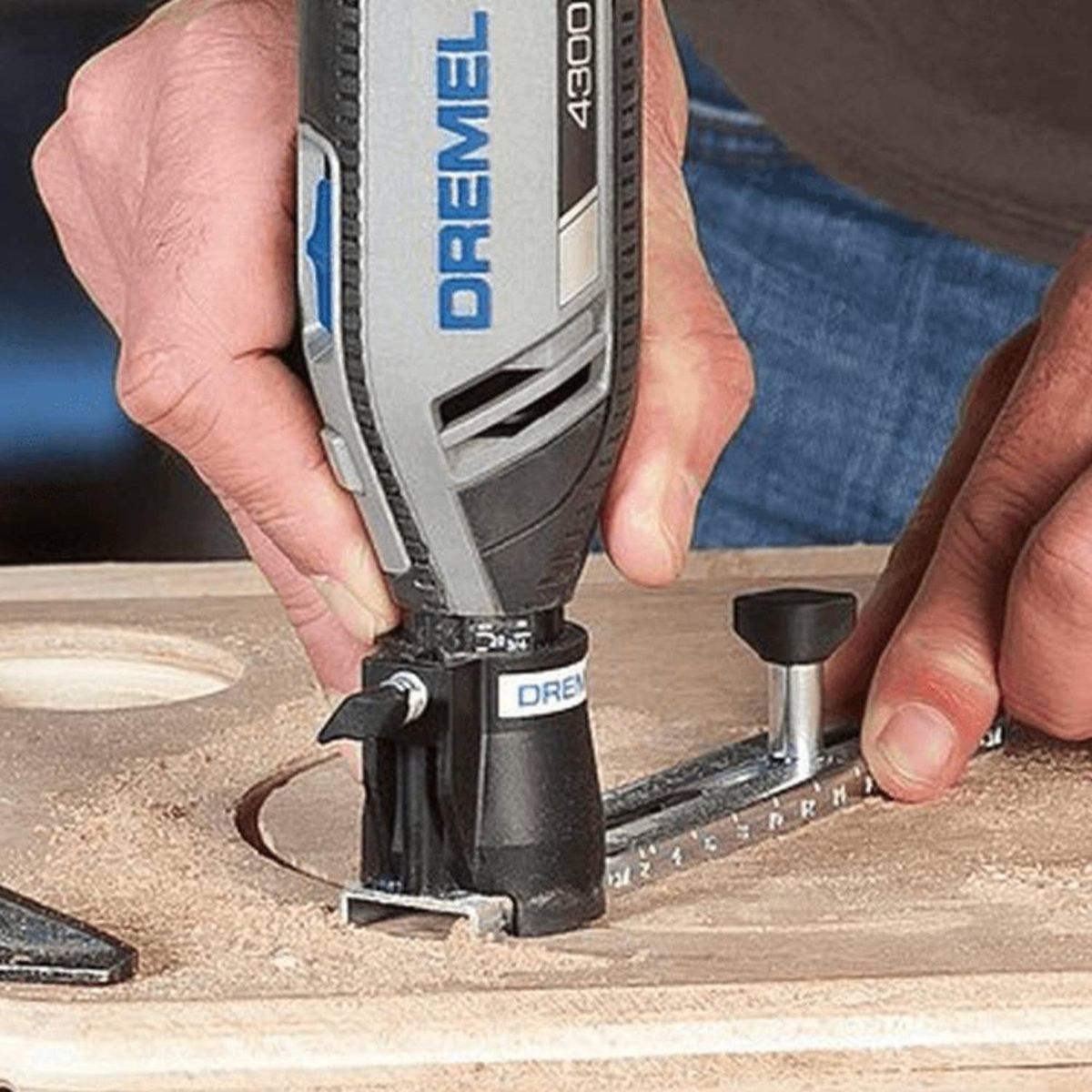DREMEL - Guia de Corte Circular y Paralelo 678 Dremel 2615.067.8AF-000
