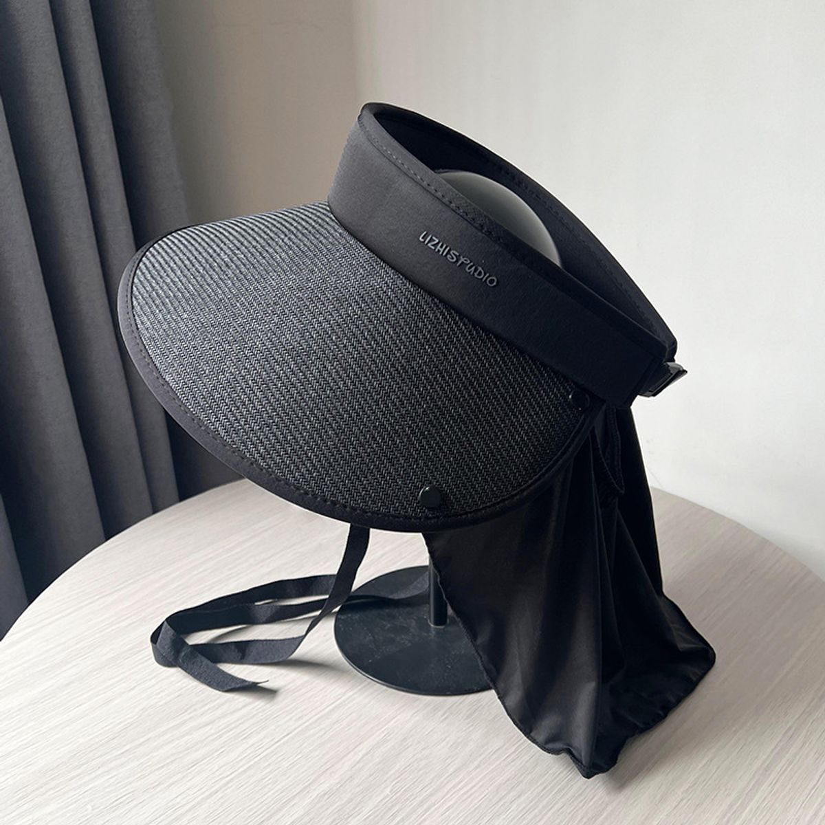 KAST PE - Visera Solea Negro para mujer con cubrenuca removible