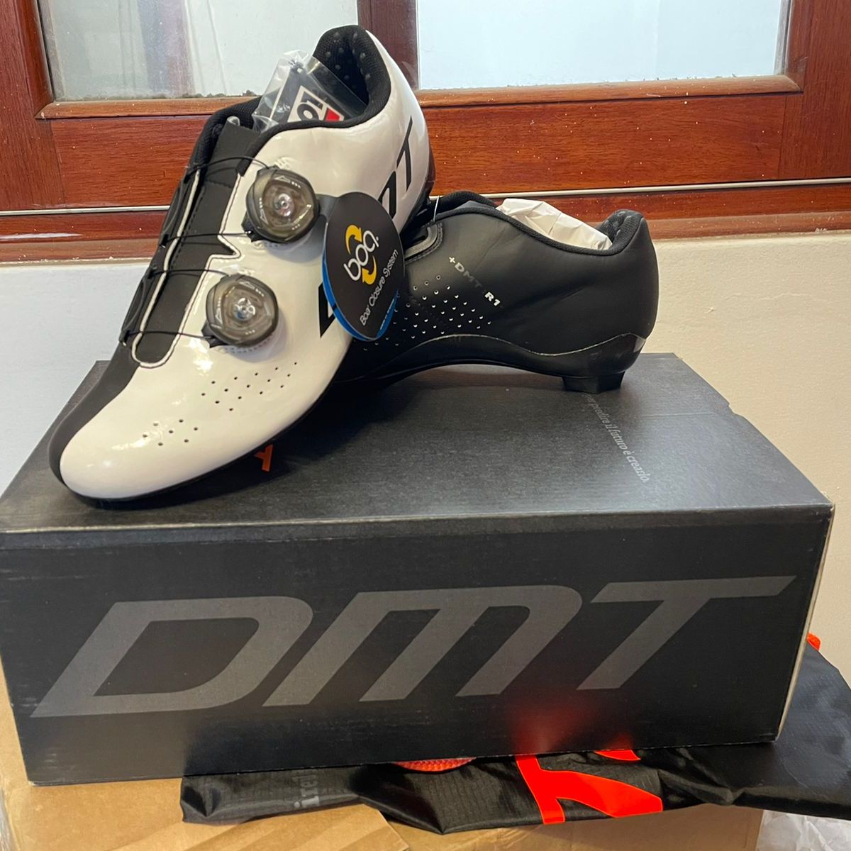 DM - Zapatos para ciclismo de Ruta con suela de carbón DMT