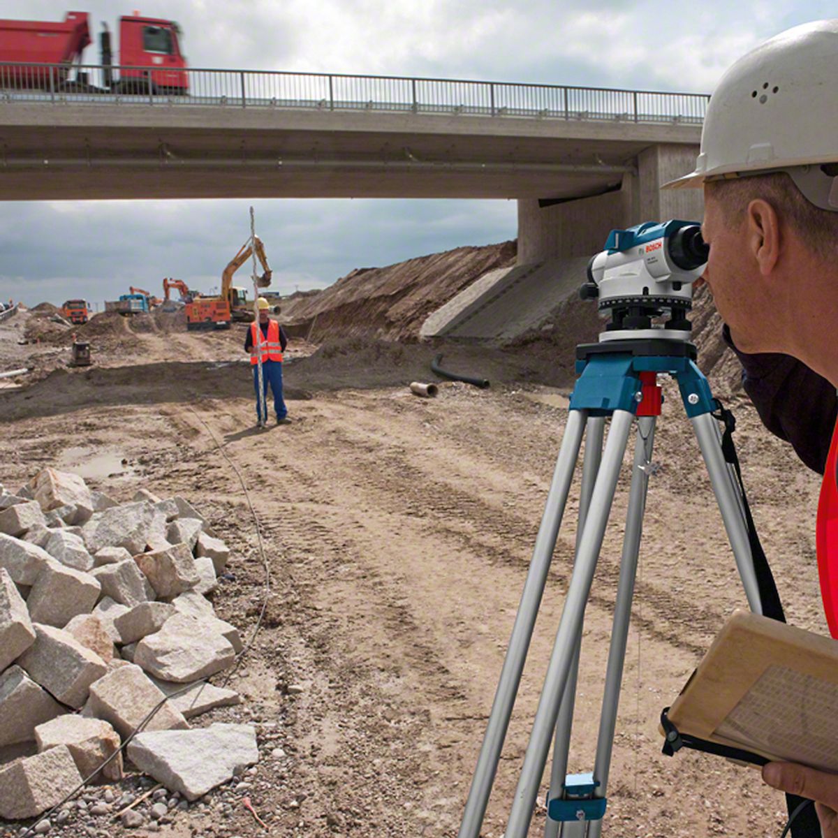 BOSCH - Trípode Profesional Bosch Bt 160 Para Nivel Óptico Robusto