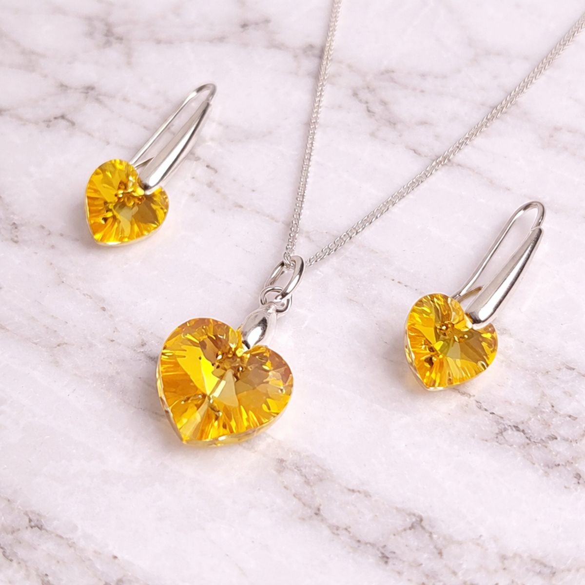 SIFRAH SHOP - Set Collar y Aretes de Plata con Cristal Corazón Amarillo - Joya Elegante para Regalo Especial