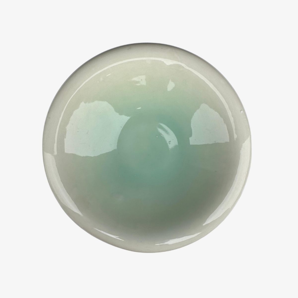 LAR DANIELSEN - Plato minimalista blanco con fondo celeste - 24 cm