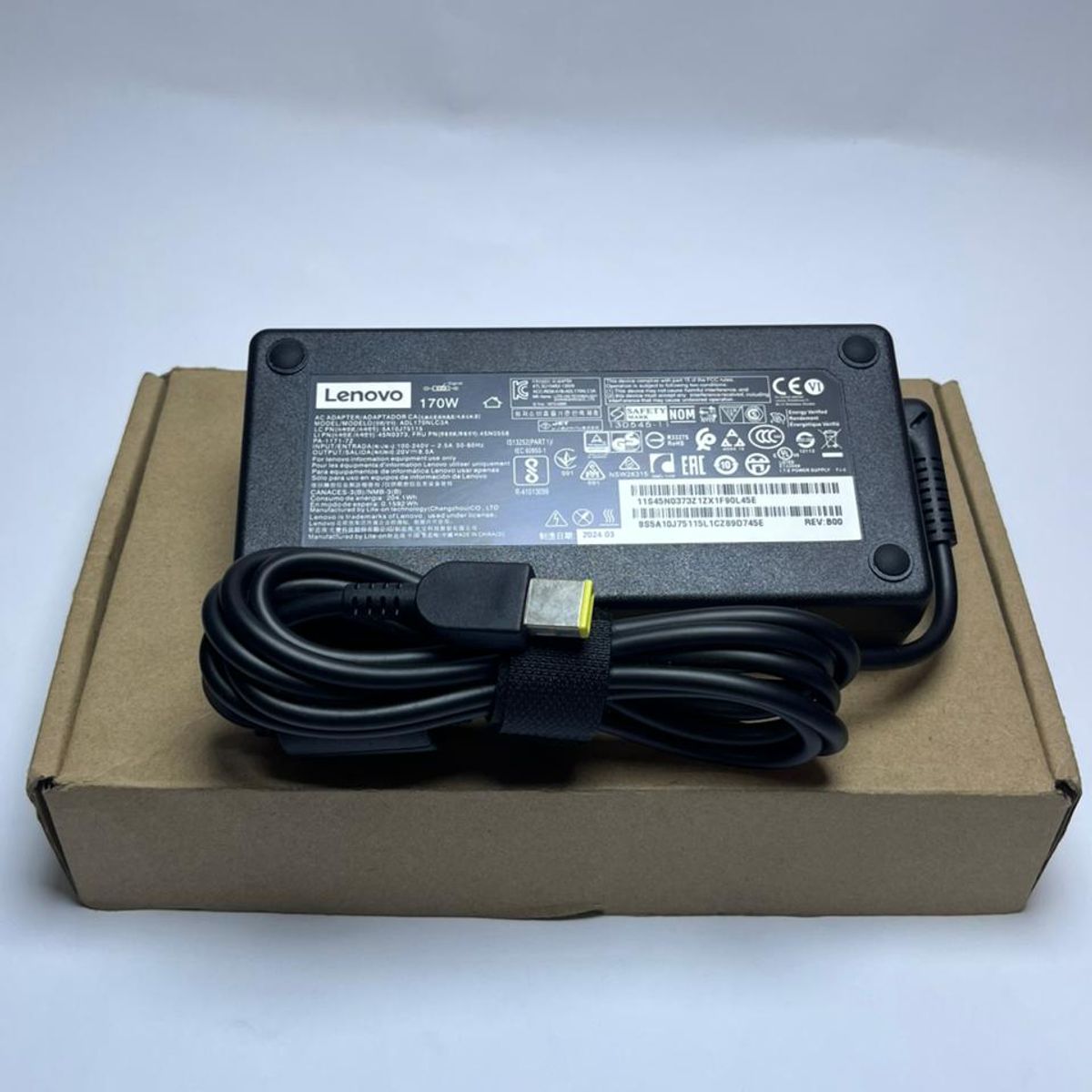 LENOVO - Cargador Lenovo 20V. 8.5A. 170W. USB Original