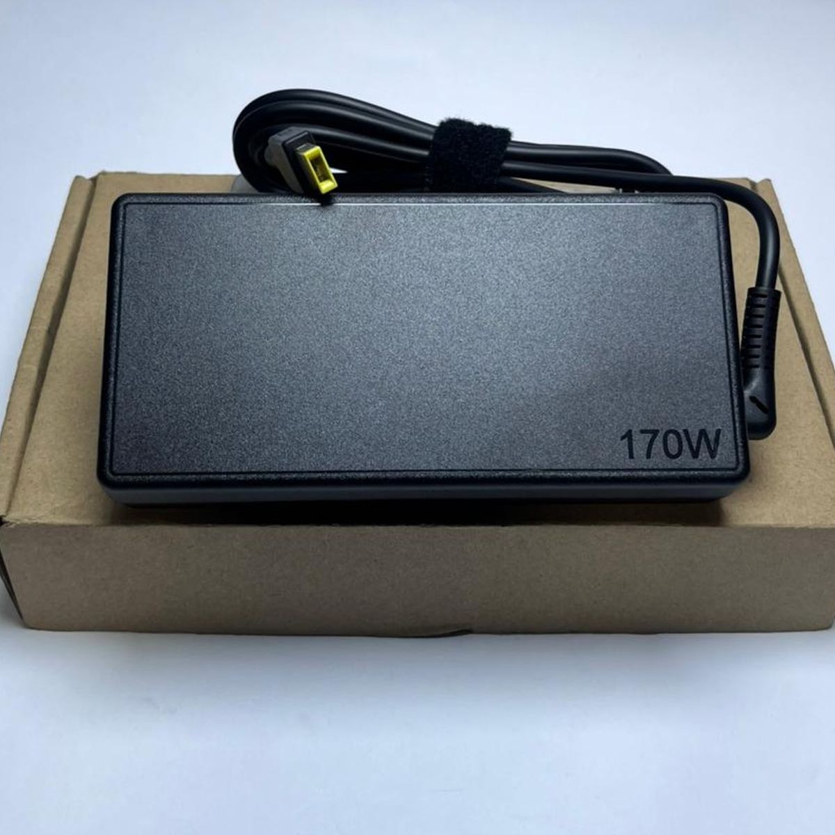 LENOVO - Cargador Lenovo 20V. 8.5A. 170W. USB Original