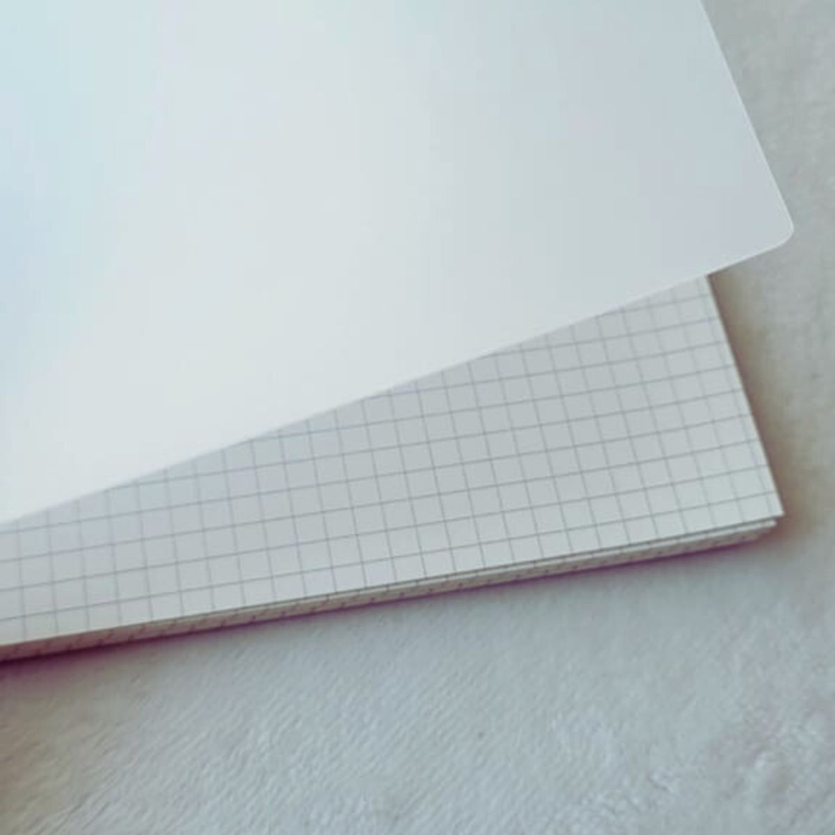 GENERICO - Cuaderno Anillado Transparente Eco Grid B5 – 58 Hojas