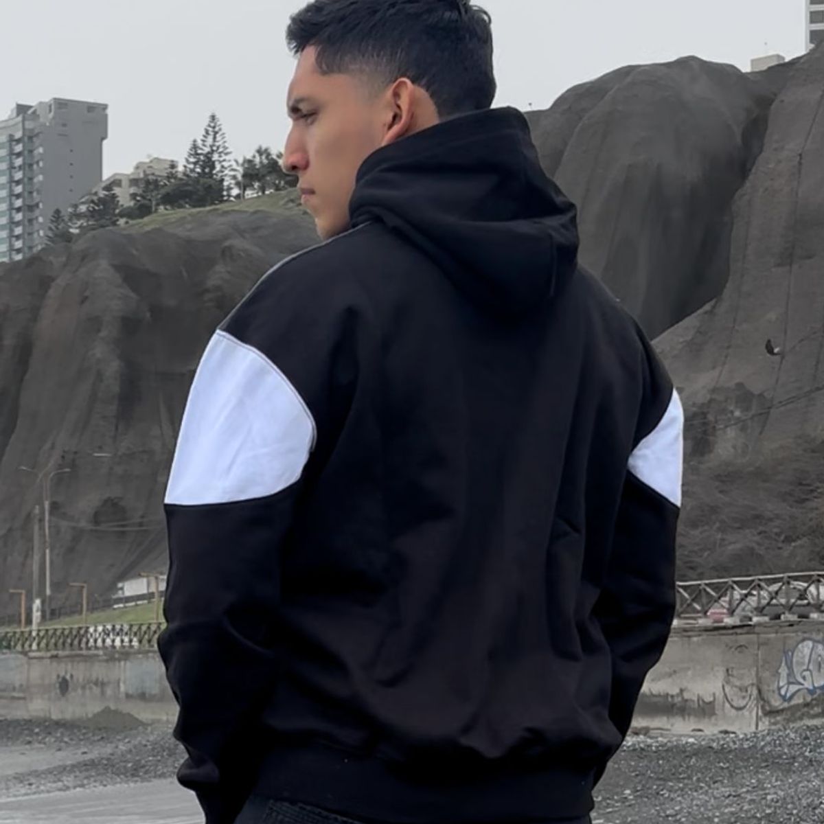 ALDO'S SINCE 1986 - POLERA CON CAPUCHA - GRIS