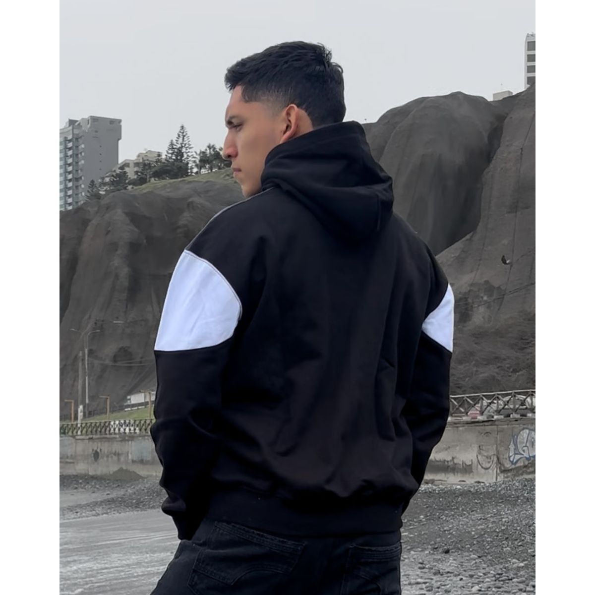 ALDO'S SINCE 1986 - POLERA CON CAPUCHA - GRIS