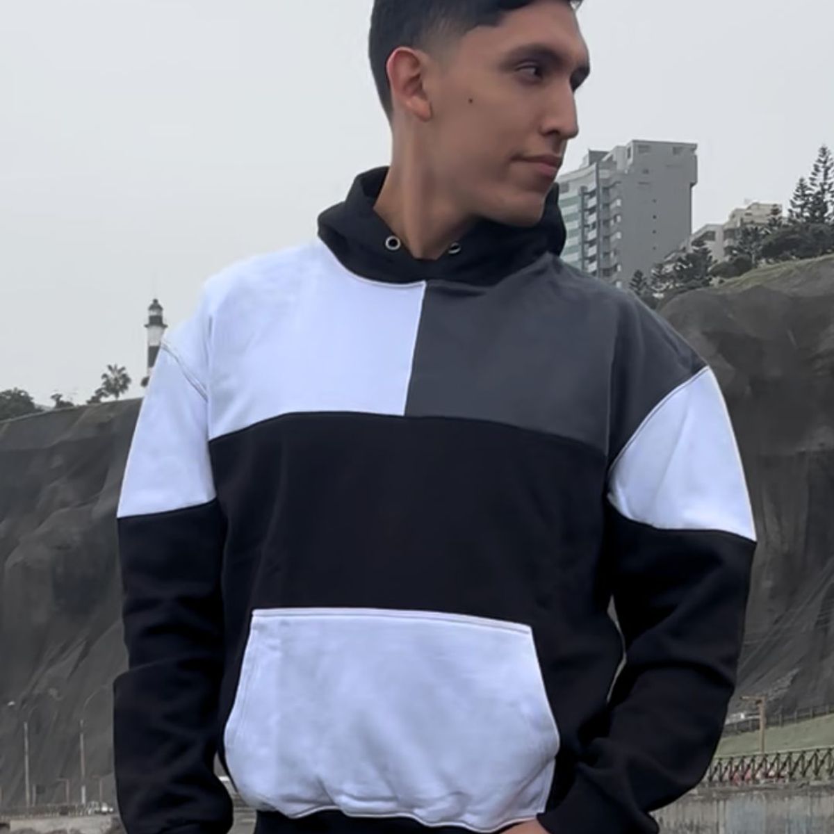 ALDO'S SINCE 1986 - POLERA CON CAPUCHA - GRIS