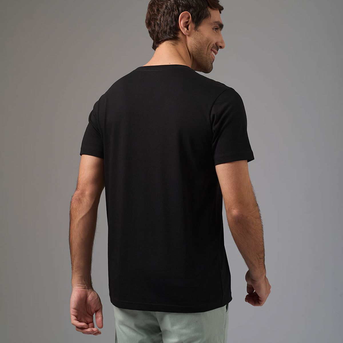 Mbo - Polo Algodón Básico Cuello V Negro Hombre MBO