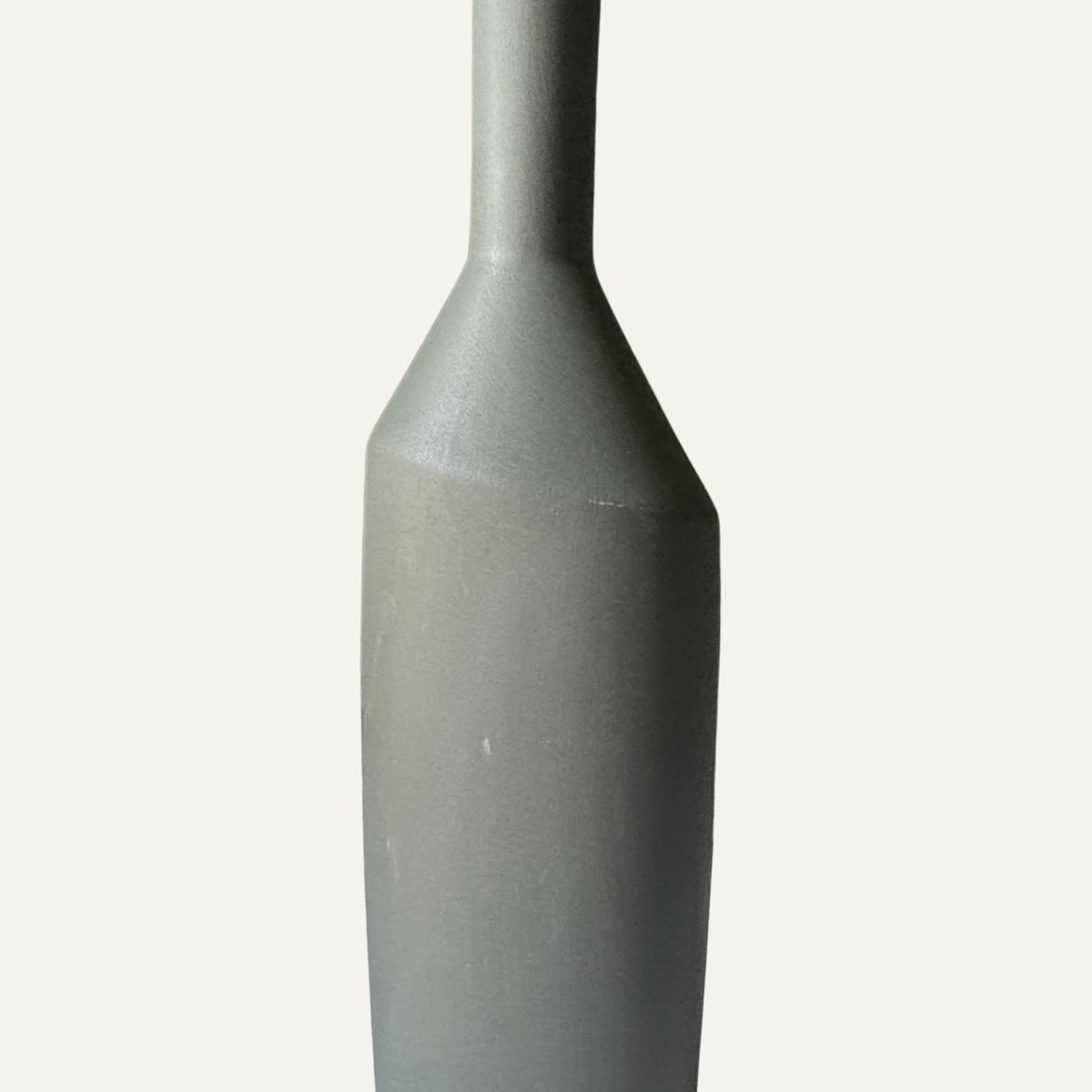 LAR DANIELSEN - Jarrón delgado minimalista gris Dubai