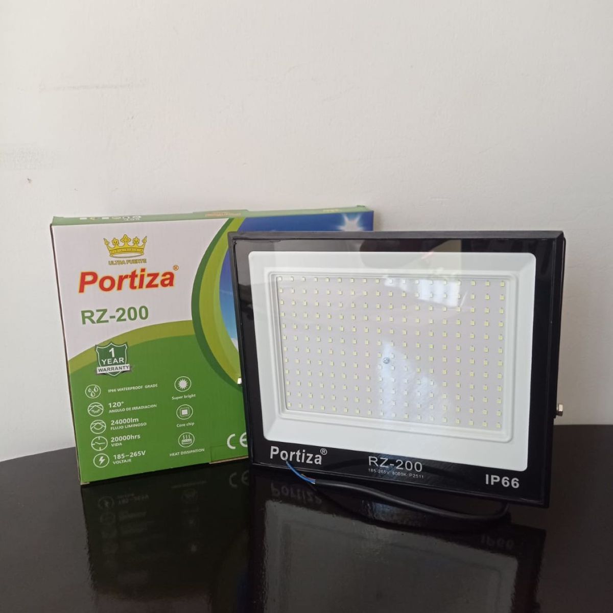 GENERICO - REFLECTOR LED 200 WATTS.