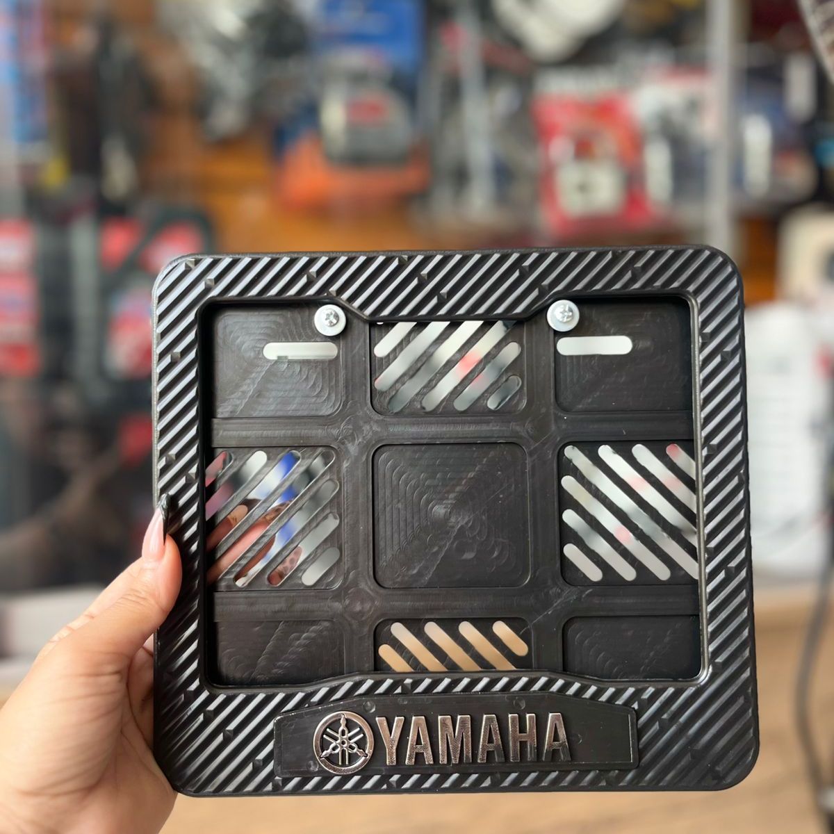 YAMAHA - MARCO DE PLACA 2026 MODELO YAMAHA