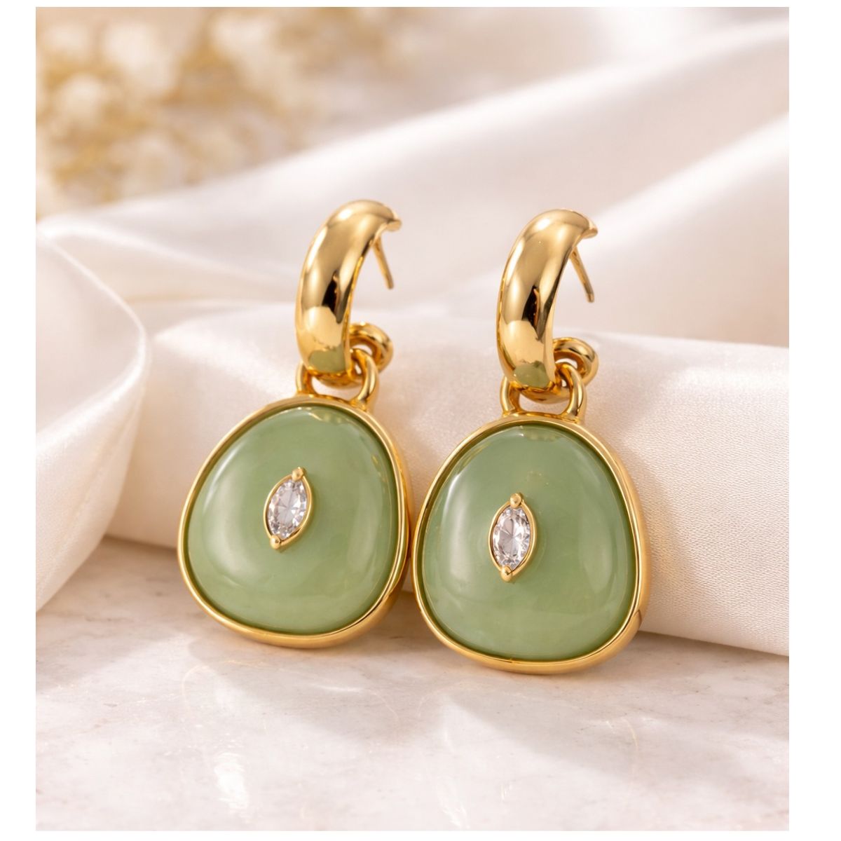 Yanbal - Hermosas Argollas Davina color Verde con baño en oro