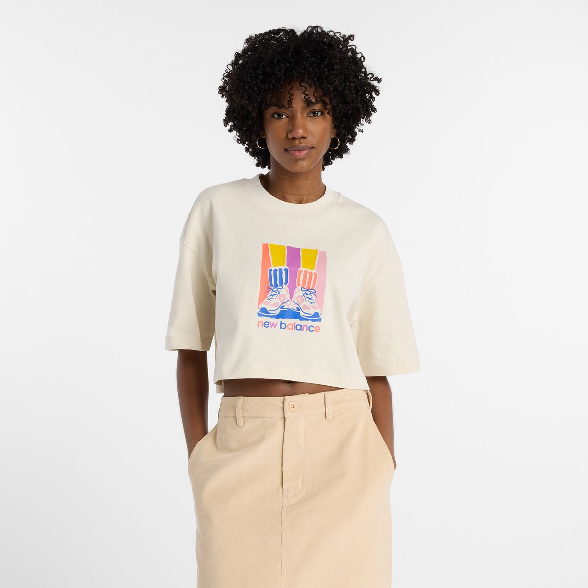 NEW BALANCE - Polo Mujer Athletics Gradient Shoes T-shirt Crema
