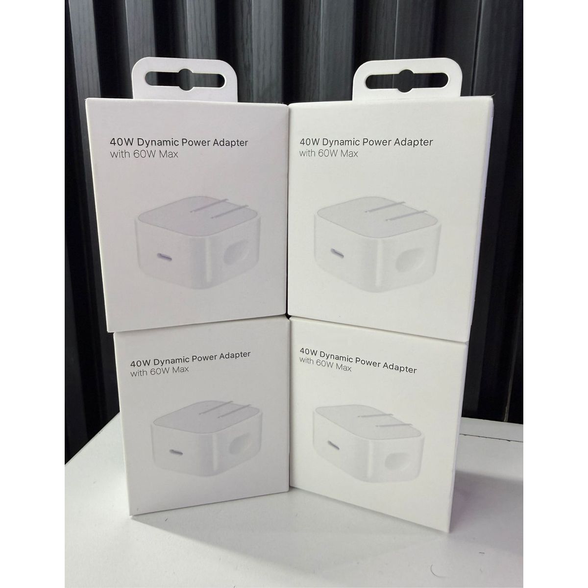 GENERICO - CARGADOR 40w - 60w  para iPhone 17 series + CABLE  NUEVO - CAJA