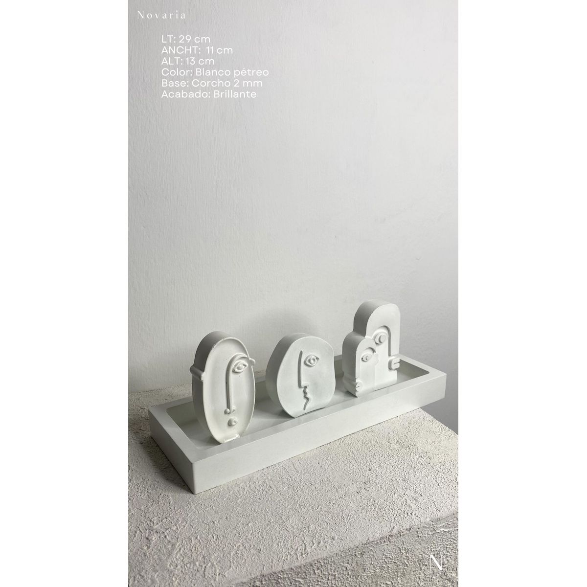 GENERICO - Decoración minimalista de figuras tótem en una base rectangular ideal para acentuar ambientes