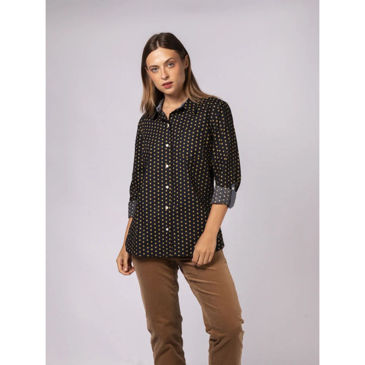 TOMMY HILFIGER - BLUSA FOULARD ROLL TAB