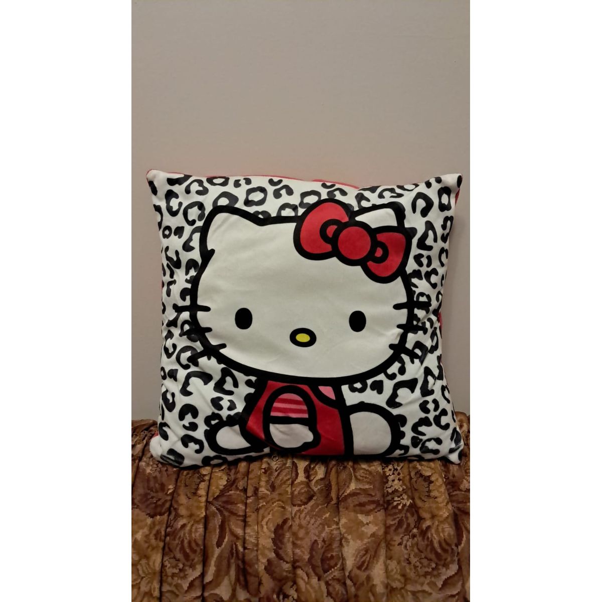 COJIN HELLO KITTY ROJO, marca SANRIO - Foto Principal
