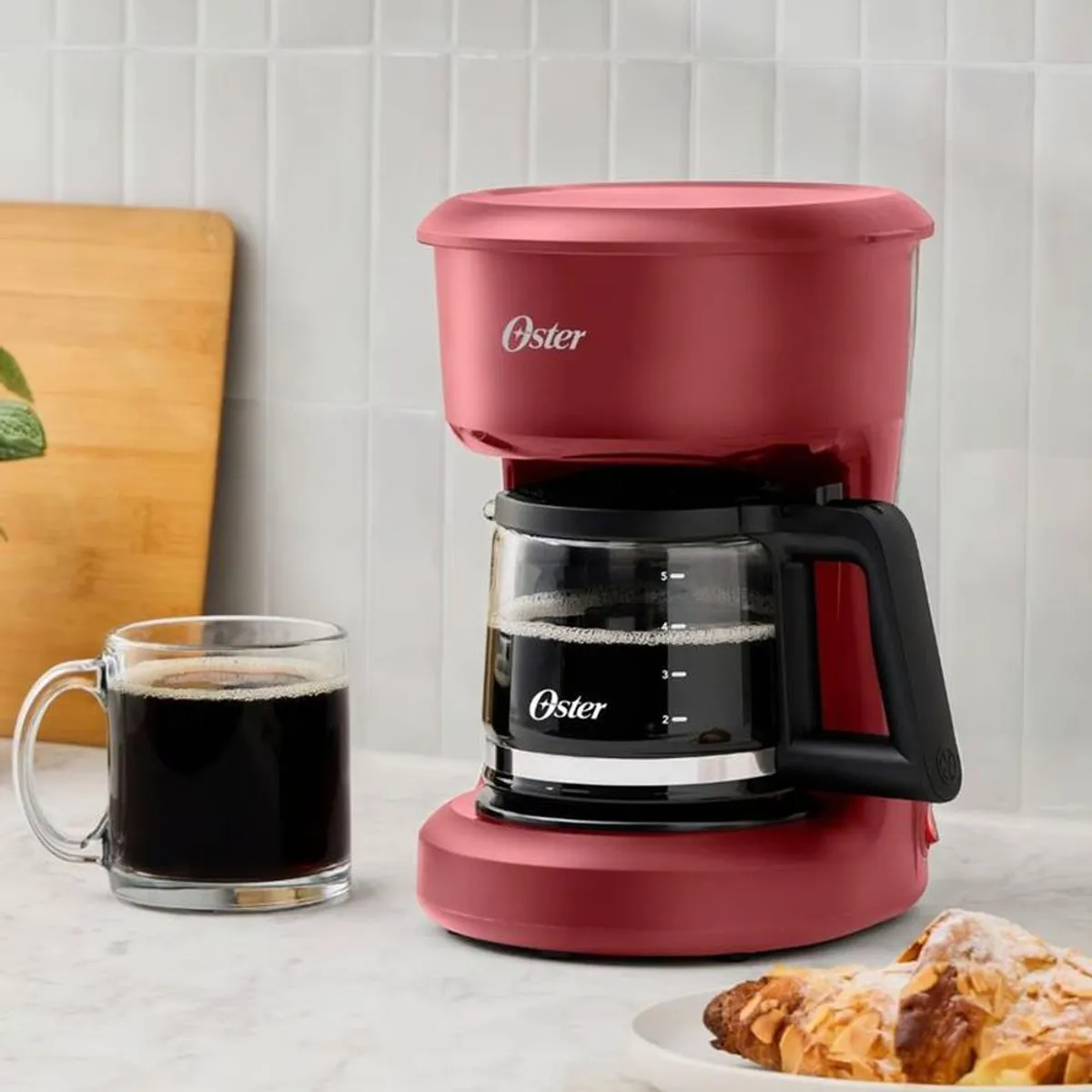 OSTER - Cafetera de Filtro Reutilizable Oster 5 Tazas Roja BVSTDCS51R