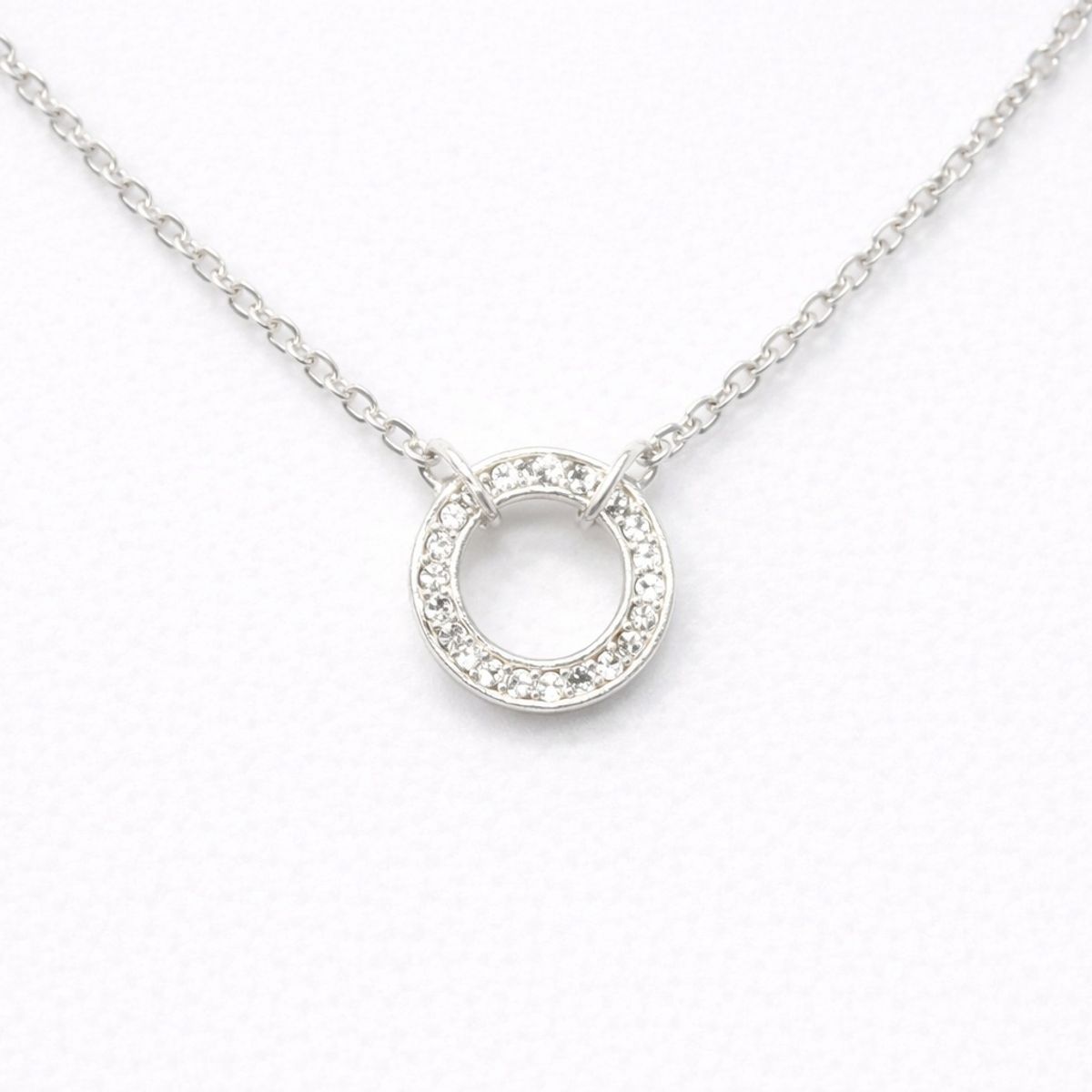 FERNANDA ROMERO JOYAS Y ACCESORIOS - Collar Fino de Plata KARMA con Dije de plata con Cristal Austriaco y Plata