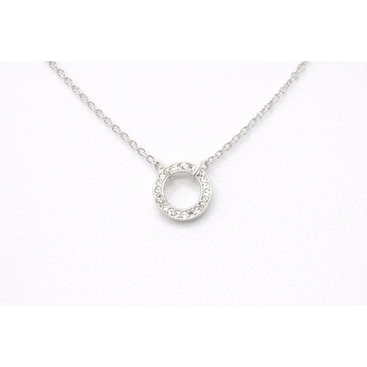 FERNANDA ROMERO JOYAS Y ACCESORIOS - Collar Fino de Plata KARMA con Dije de plata con Cristal Austriaco y Plata