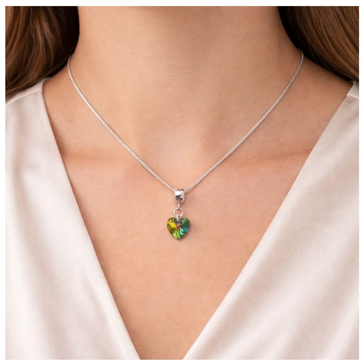 FERNANDA ROMERO JOYAS Y ACCESORIOS - Delicado Collar VerdeTornasol Brillante Multicolor - Cristal Austriaco y Plata nacional