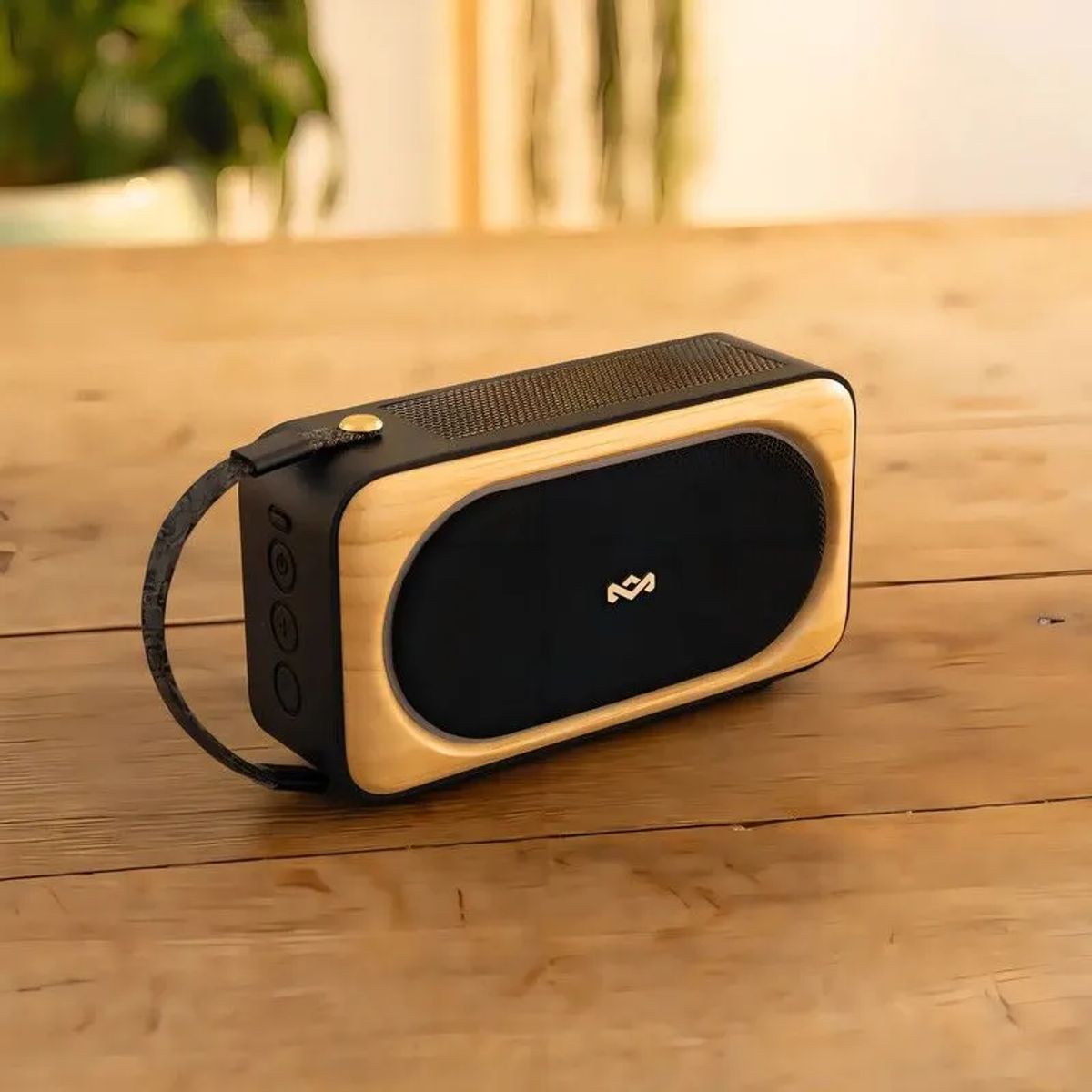 HOUSE OF MARLEY - Parlante Bluetooth Roots Solar con Panel Solar y Protección IP67 - Negro Signature