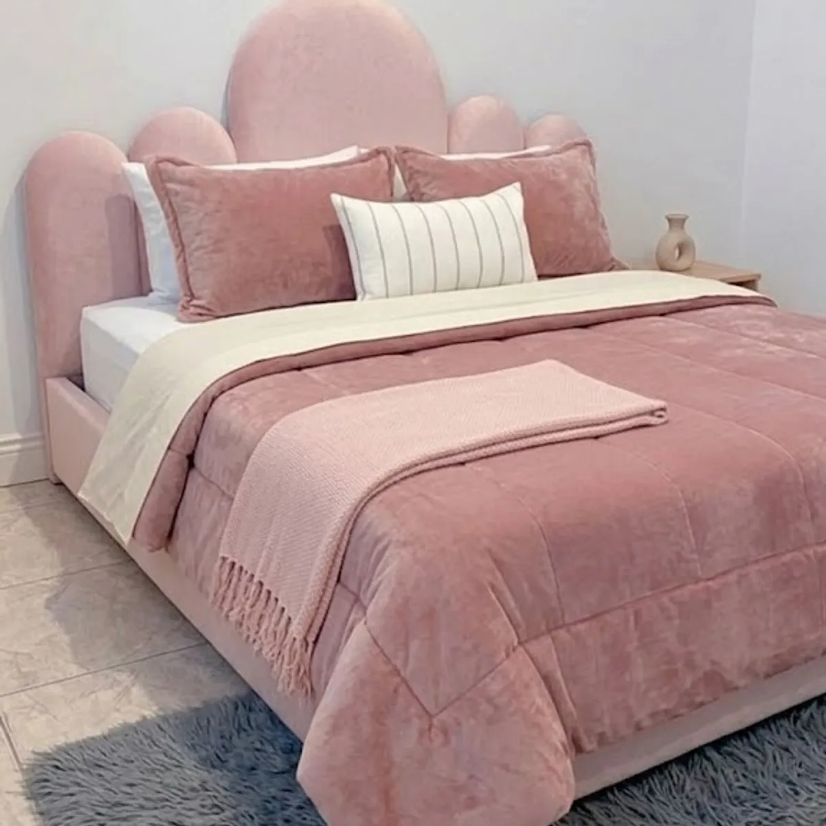 GENERICO - Cama para Niña 2 Plazas Box Tarima Rosa con Cabecera Acolchada