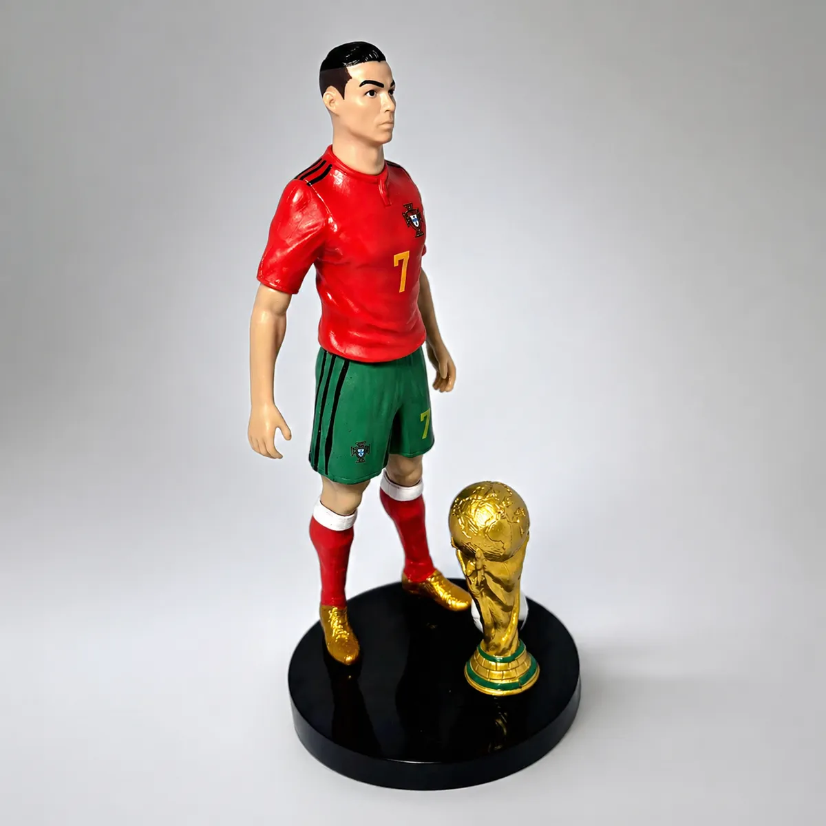 GENERICO - Figura de coleccion Copa Mundial CRISTIANO RONALDO. EDICION LIMITADA