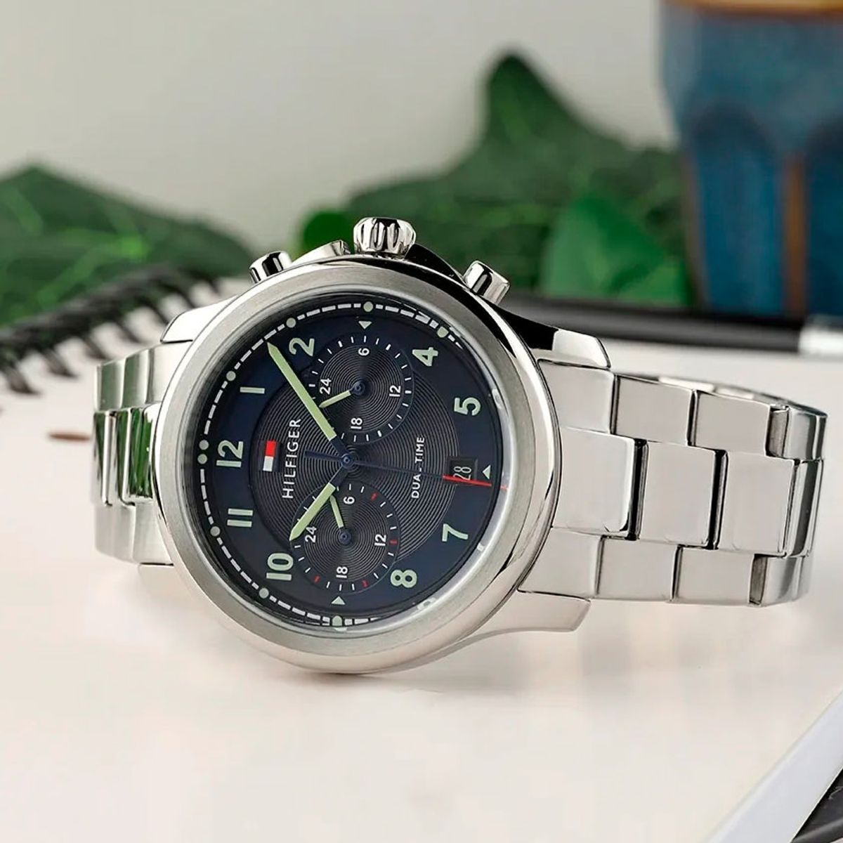 TOMMY HILFIGER - Reloj Tommy Hilfiger Hombre 1710626 Plateado Fondo Azul Acero