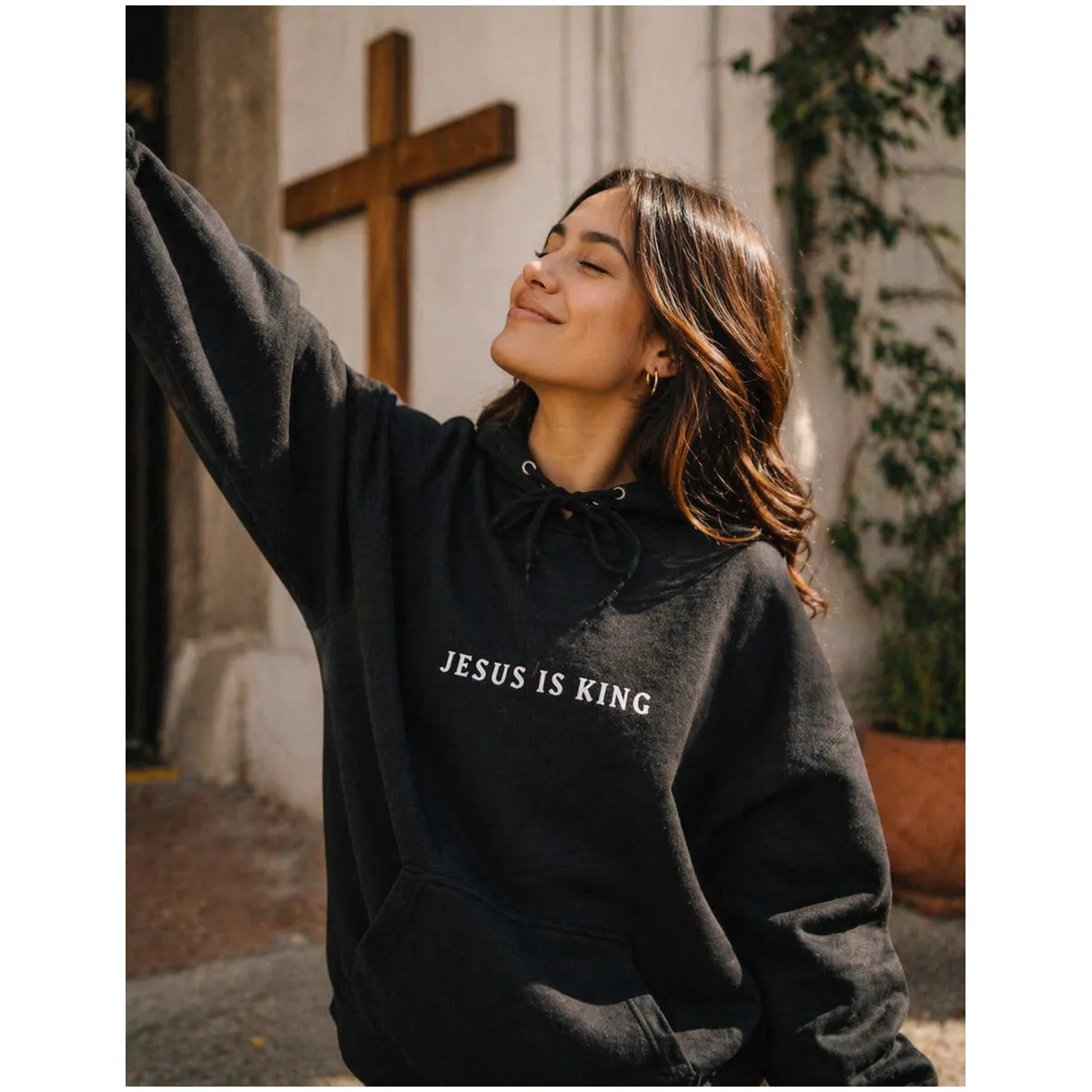 NEBULA - Polera Personalizada - Nebula - Jesus is the king