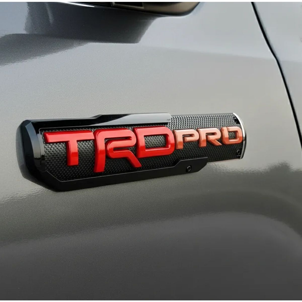 JET - Emblema Decorativo TRD PRO Alto Relieve 26Cm