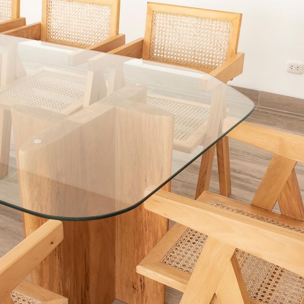KOMAROVA ART HOME - Juego de Comedor Porcari de Komarova 8 sillas