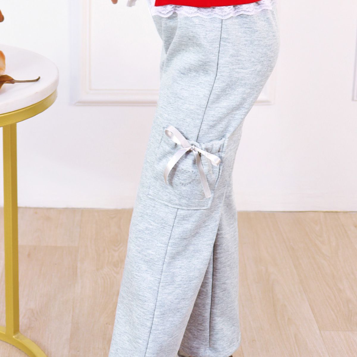 KIDS MASHMELO - Pantalón buzo con bolsillos cargo y pedreria para niñas Kids Mashmelo