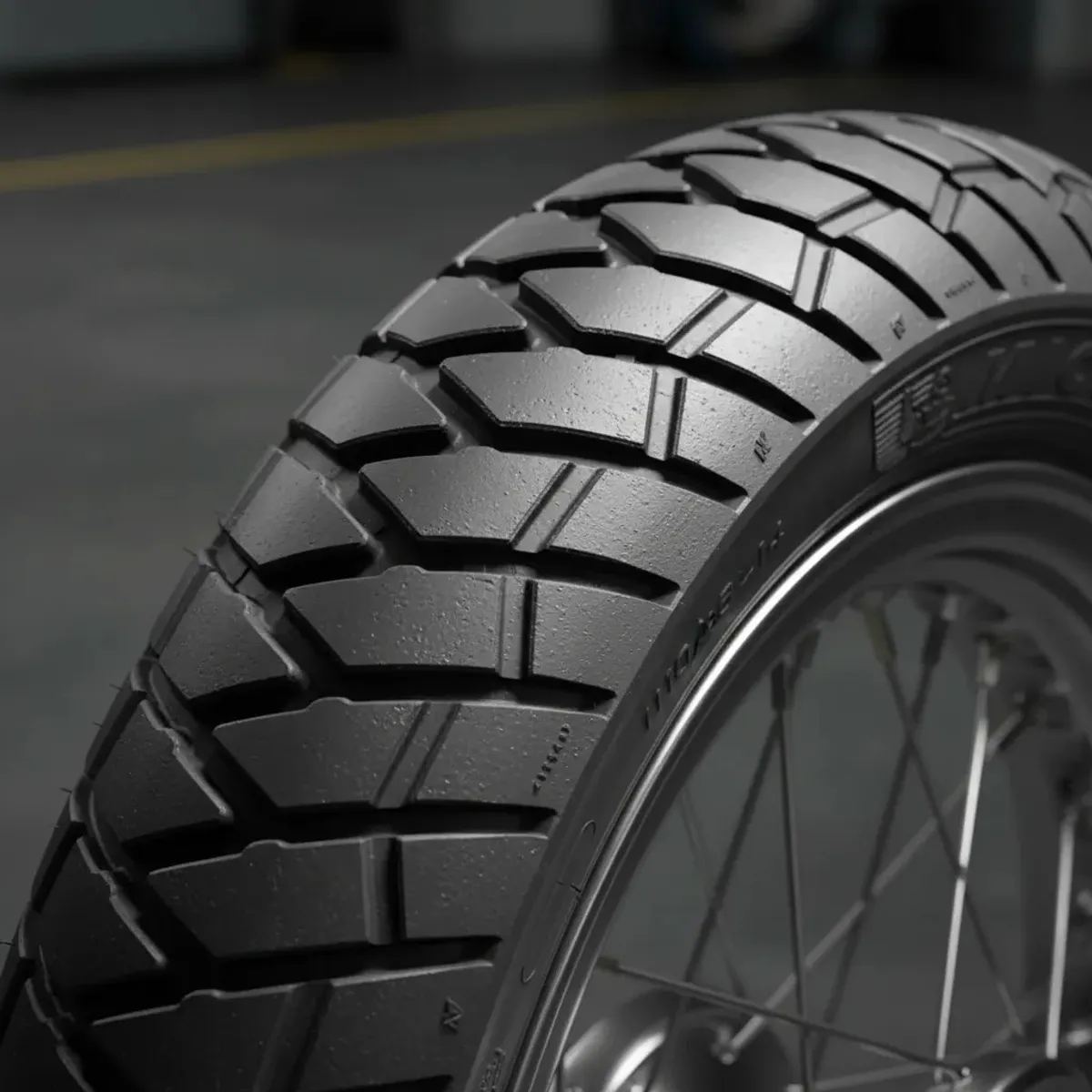 MICHELIN - LLANTA DE MOTO 90-90-21 MICHELIN ANAKEE STREET ¨DOBLE PROPOSITO¨