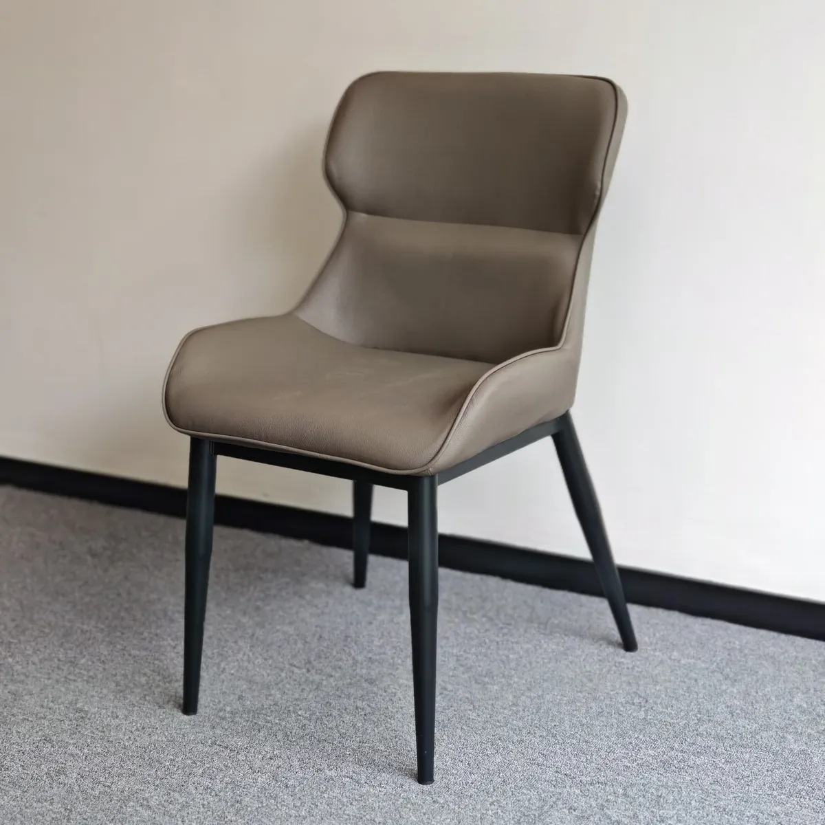 MIN CITY HOME - Comedor Nórdico con 4 sillas (140cm x 80cm)