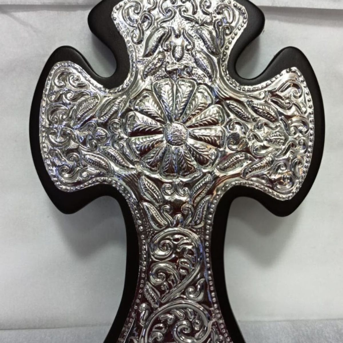 PERU - Decorativo Adorno Cruz para colgar de plata y madera PLat. ley 950 de 30cm