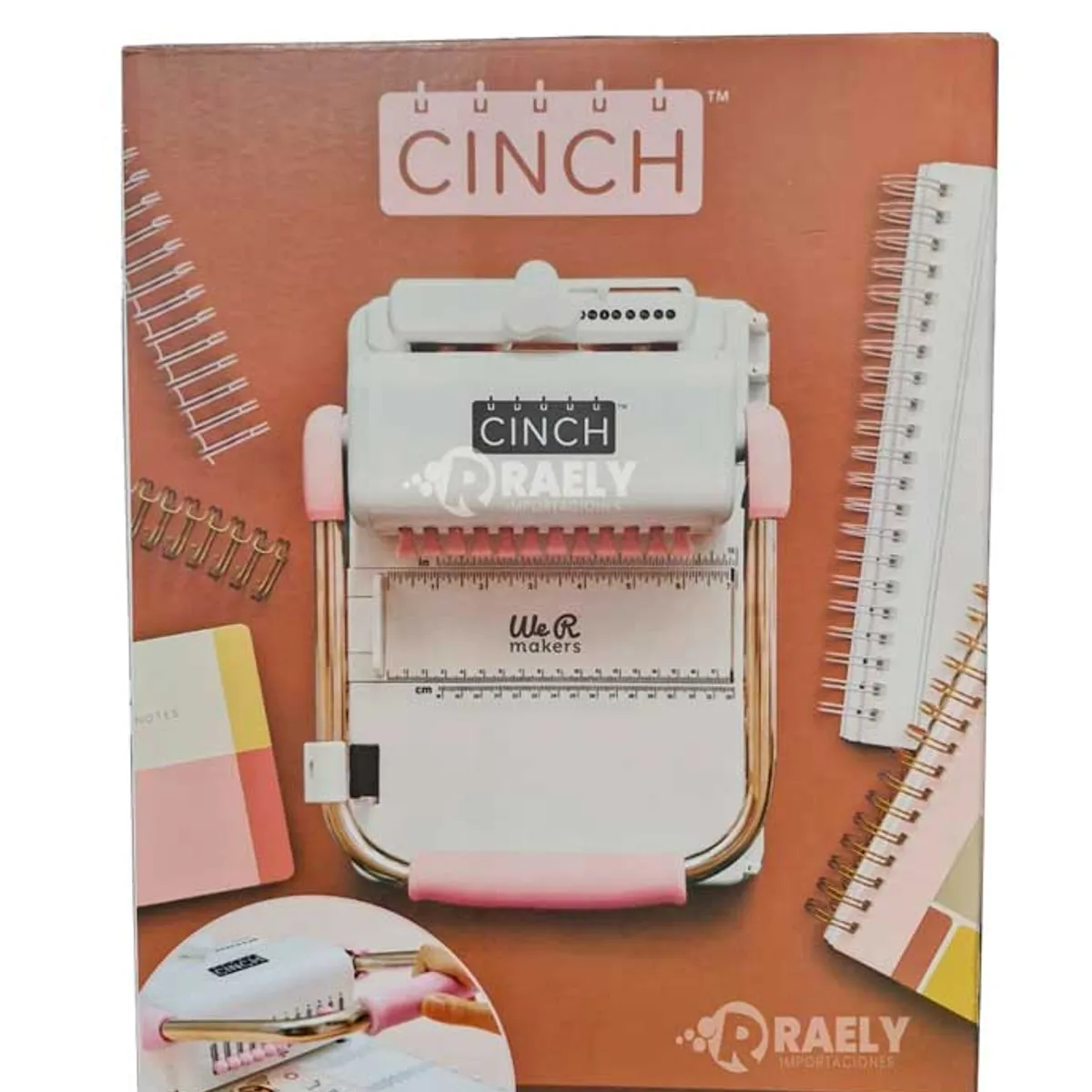 AMERICAN CRAFTS - ANILLADORA CINCH CON AGUJEROS CUADRADO COLOR ROSA MARCA AMERICANA