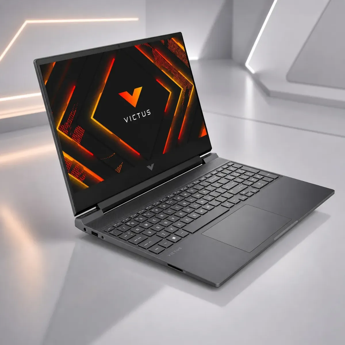 HP - Laptop HP Victus Gaming 15-fb3013la R7-8845HS 16GB RAM 1TB SSD RTX4050 6GB 15.6 FreeDOS Plata Mica