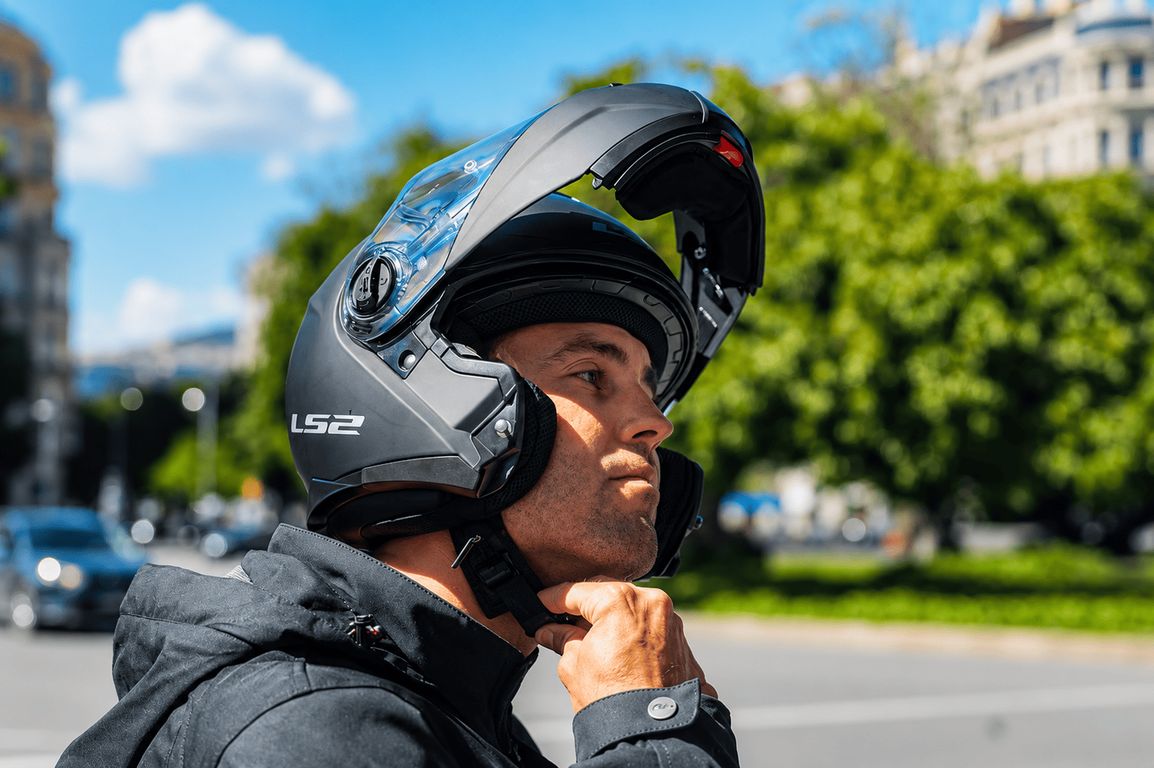 CASCO ABATIBLE LS2 FF908 STROBE 2 NEGRO MATE VISOR TRANSP. ¨ECE R22-06 ...