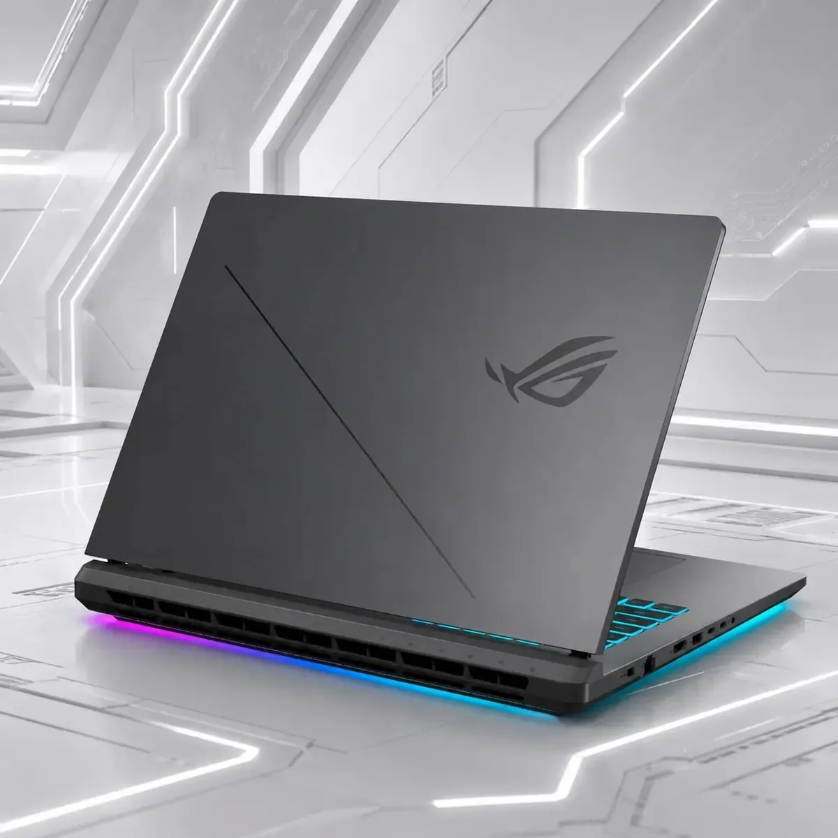 ASUS - Laptop Gamer ASUS ROG Strix G18 Ryzen 9 8940HX 16GB 1TB SSD RTX 5050 18" 144Hz G814PH-ES94