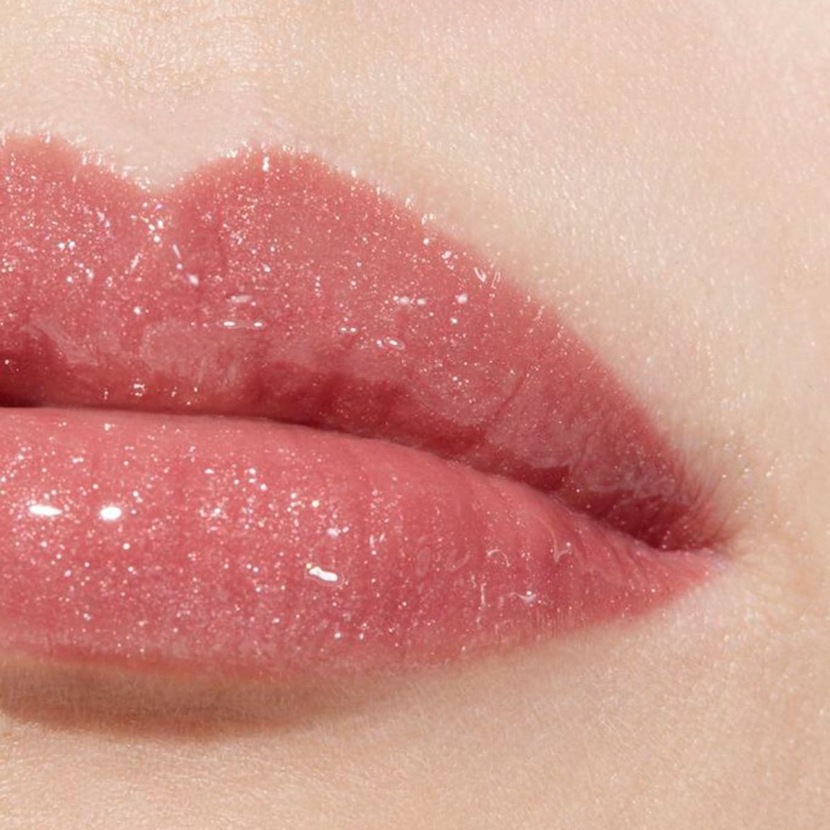CHANEL - ROUGE COCO GLOSS Brillo De Labios Hidratante