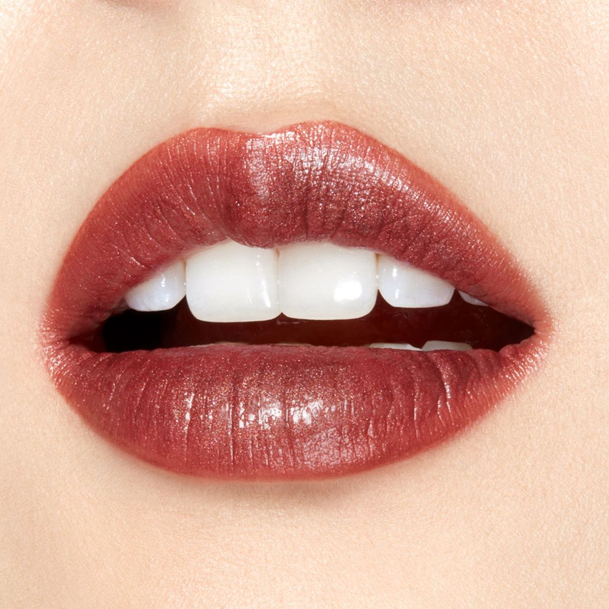 REVLON - Labial Ultra HD Matte Metallic Shine 705