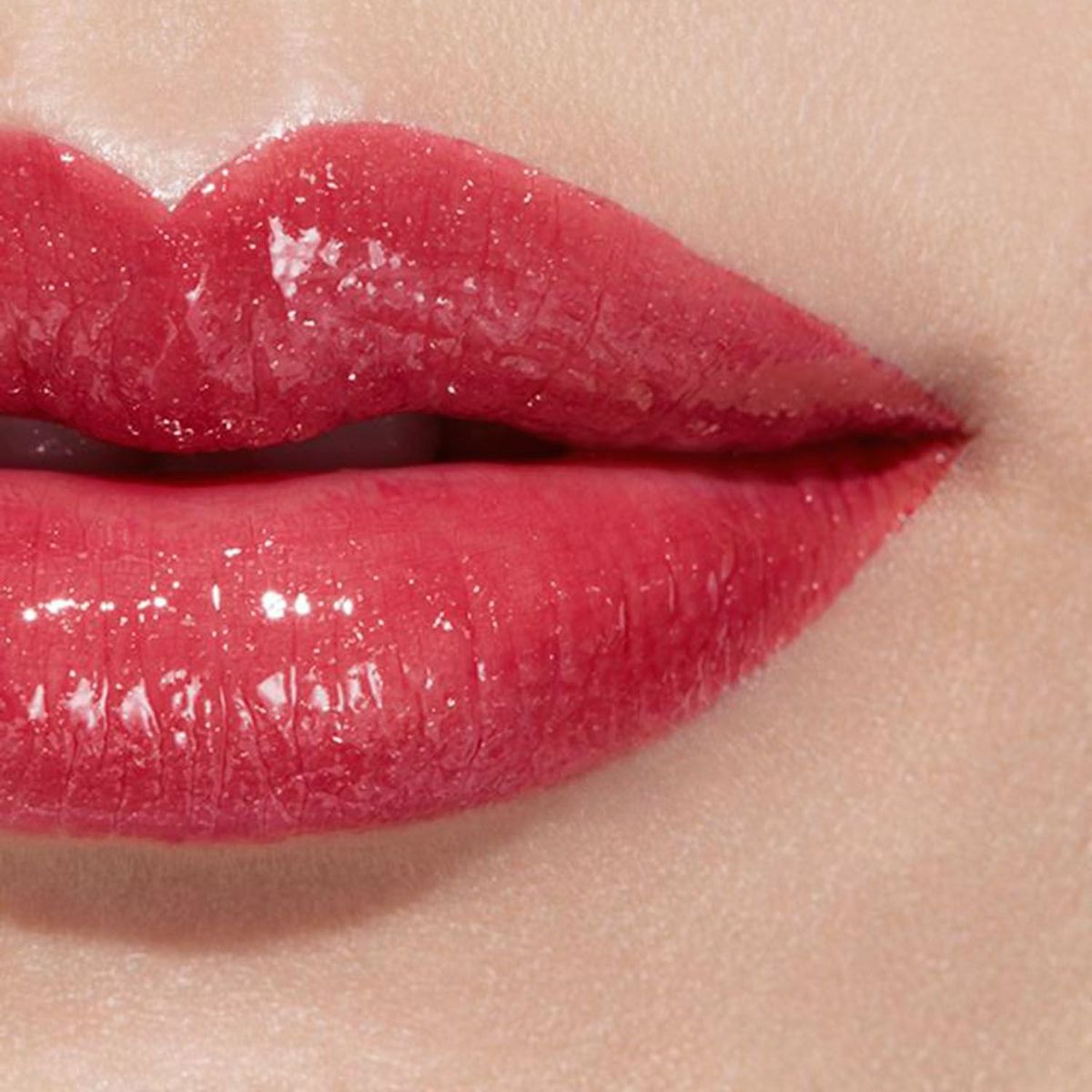 CHANEL - ROUGE COCO FLASH Color, Brillo E Intensidad En Un Flash 