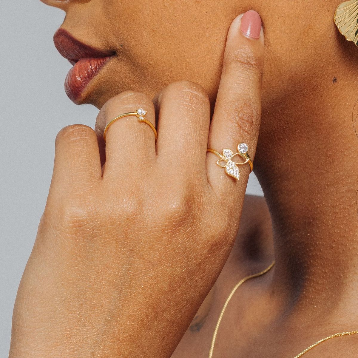 MAISHA - Anillo Mariposa con Zircon Bañado en Oro 