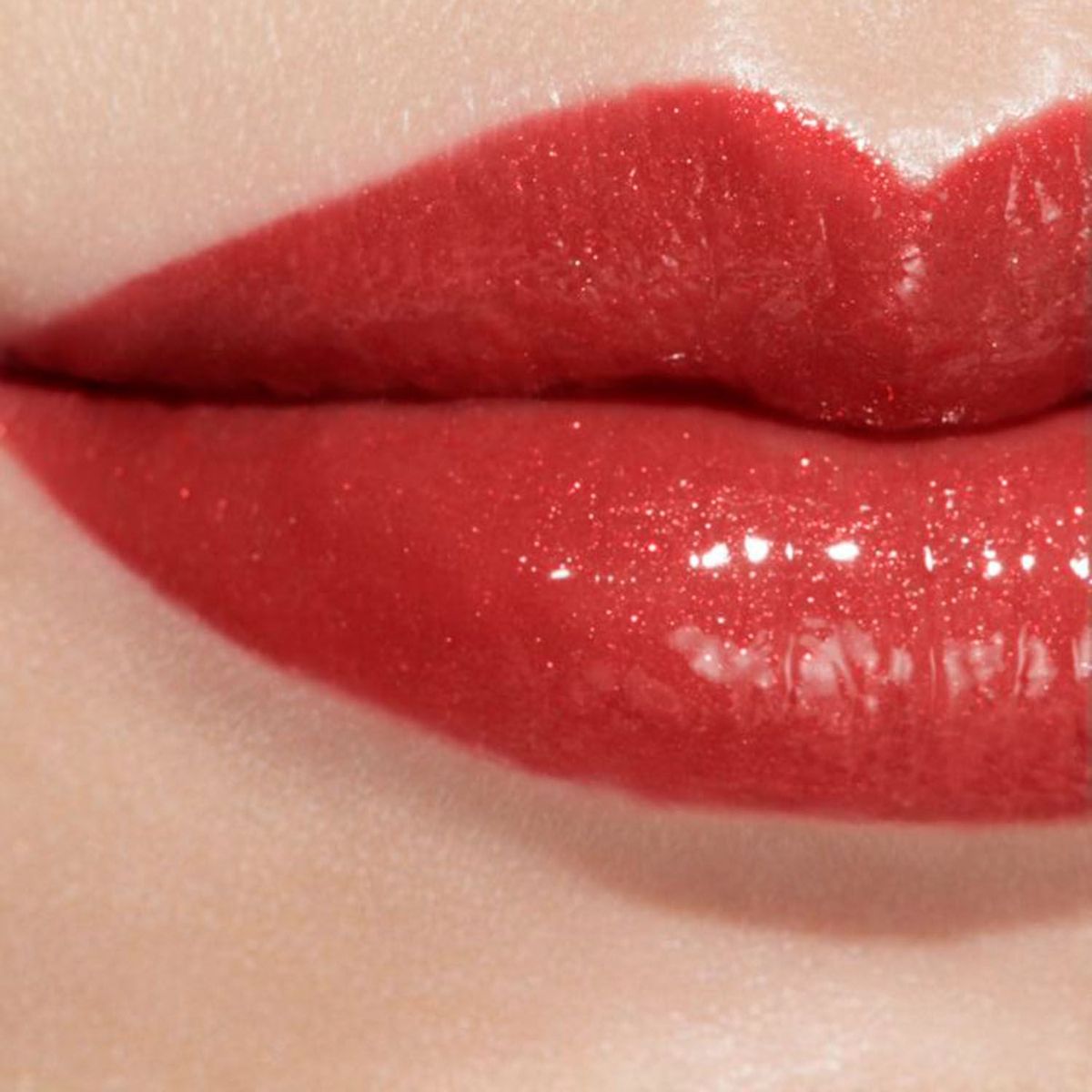CHANEL - ROUGE COCO FLASH Color, Brillo E Intensidad En Un Flash 