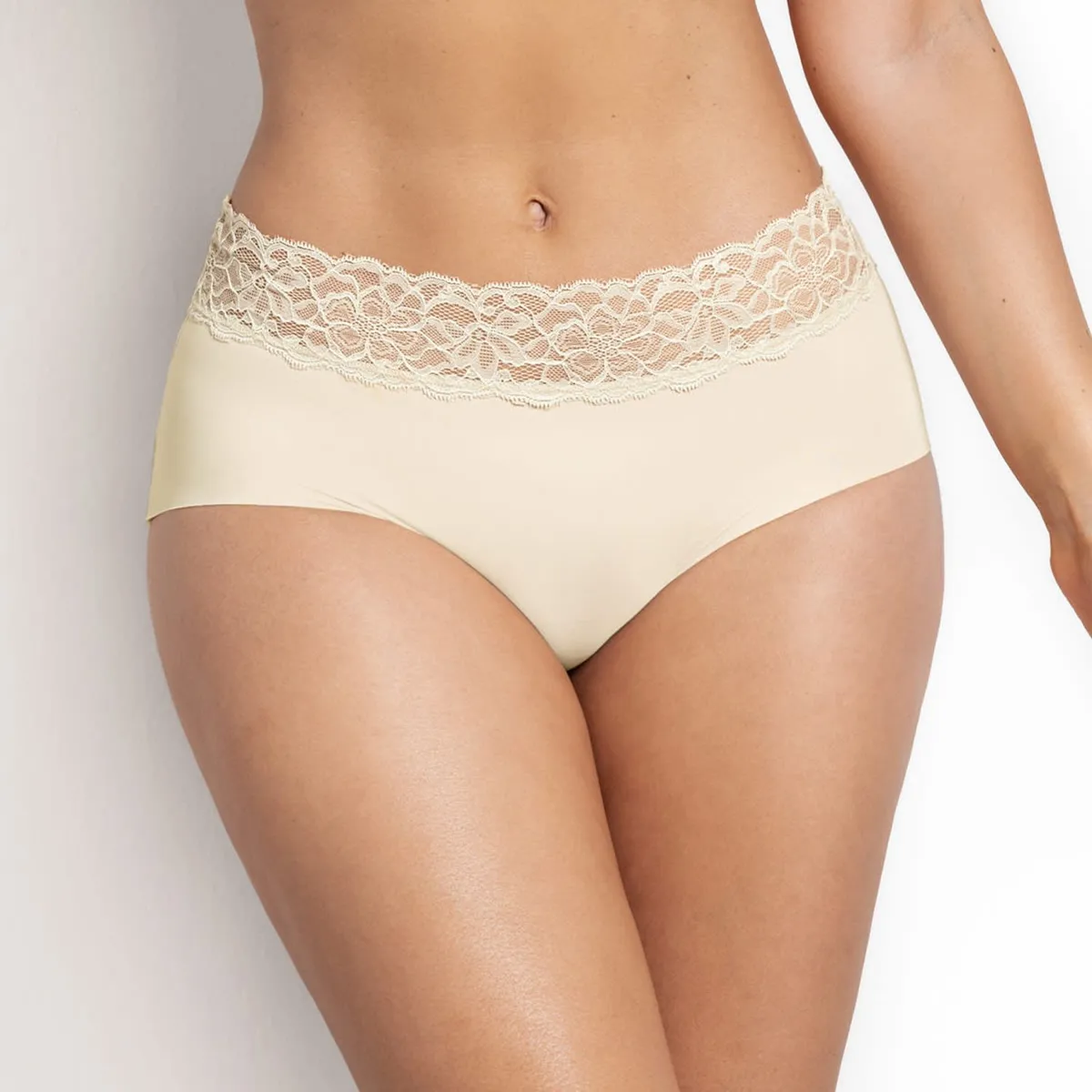 LEONISA - Sexy hipster en tela ultraliviana