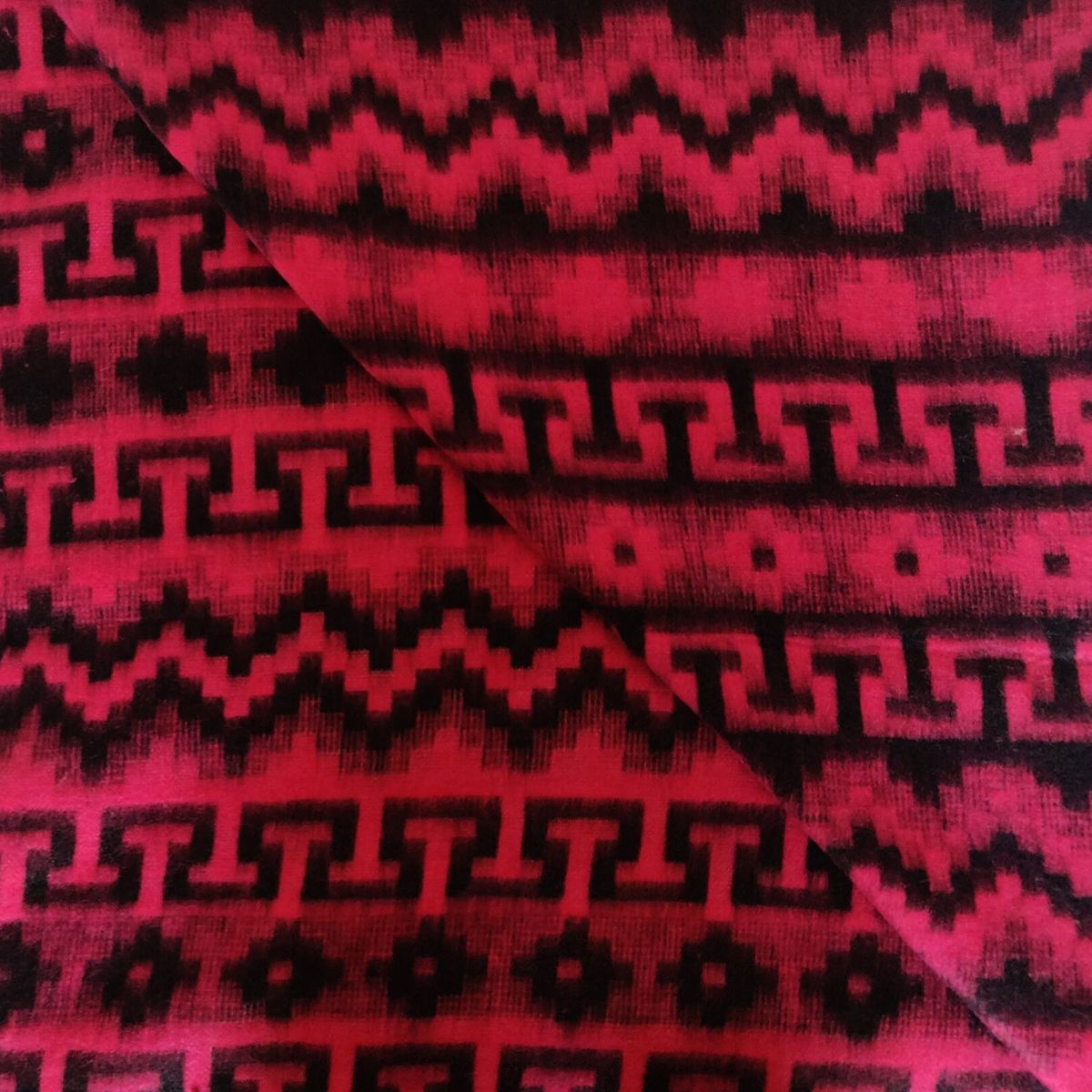 ABA TEXTIL - Manta frazada 2PL Líneas Inca Rubine Red