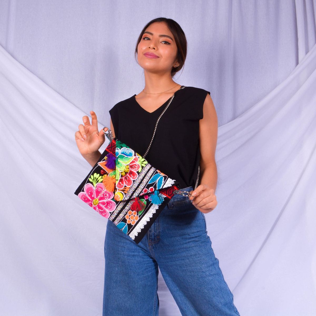 KILLA FIBERS - Sobre Pollera Urma