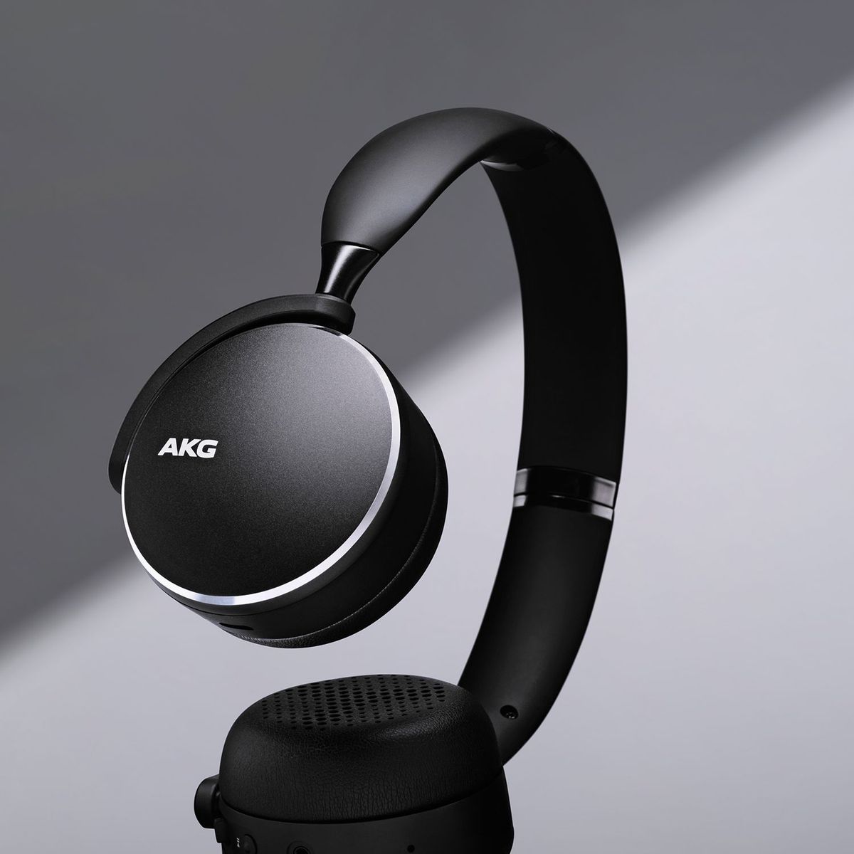 AKG - AKG Y500